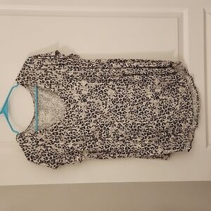 Short sleeve leopard print t-shirt